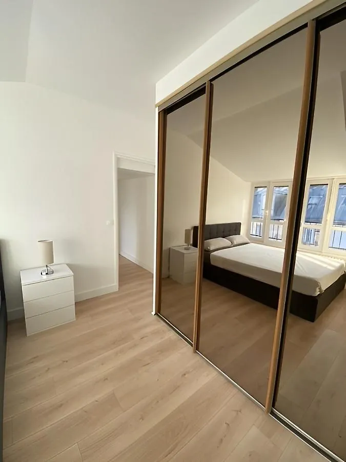 Upscale 80M2 2 Bedroom Apartment Near Champs Elysees Paris