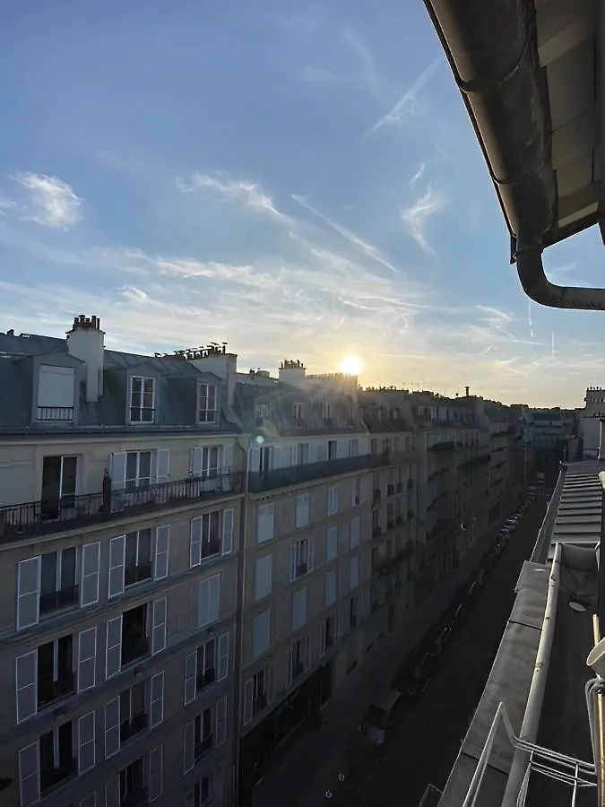Upscale 80M2 2 Bedroom Apartment Near Champs Elysees Paris