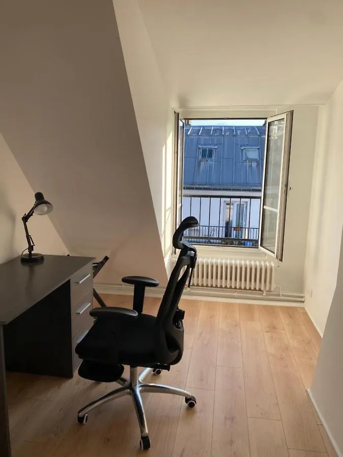 Upscale 80M2 2 Bedroom Apartment Near Champs Elysees Paris