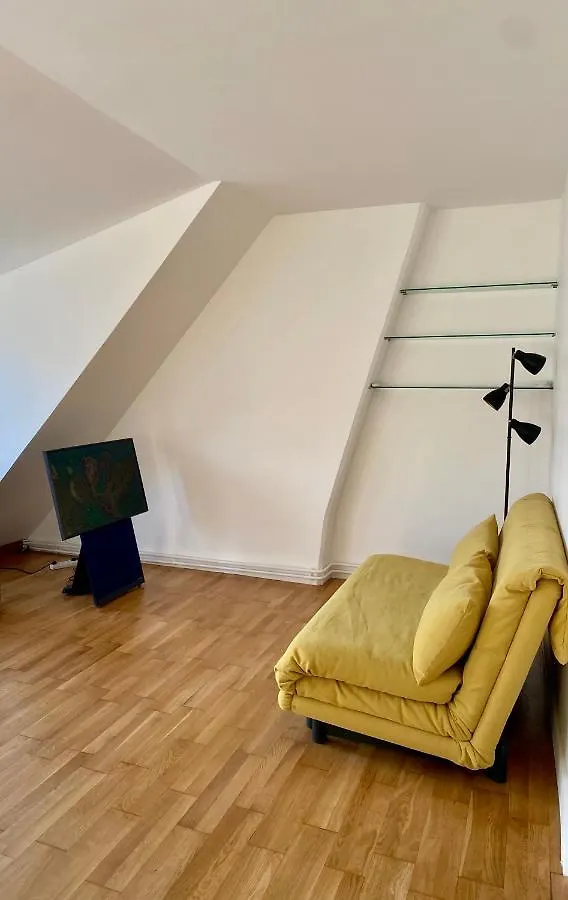 Upscale 80M2 2 Bedroom Apartment Near Champs Elysees Paris