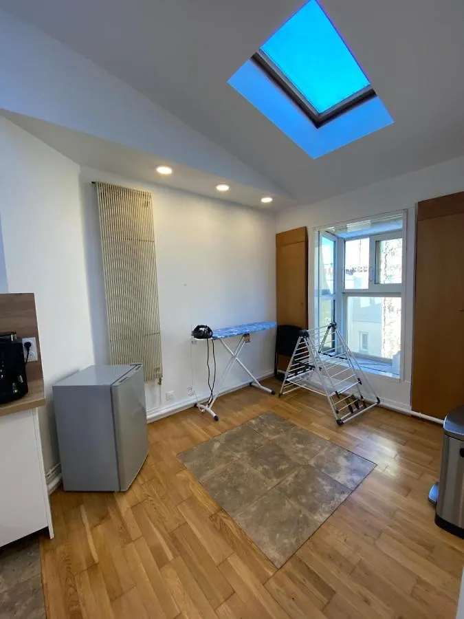 Upscale 80M2 2 Bedroom Apartment Near Champs Elysees Paris